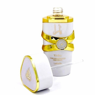 Ulei de parfum concentrat Lattafa Yara Moi 20 ml, sticla alba eleganta.