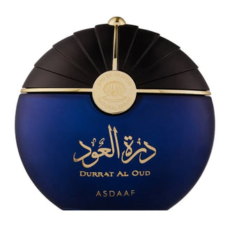 Parfum Asdaaf Durrat al Oud 100 ml, flacon maro ce sugereaza lemnul pretios.