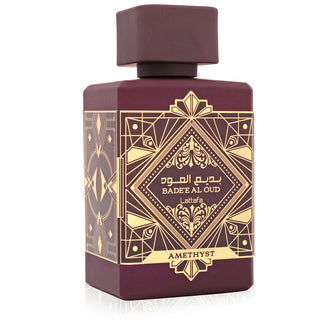 Parfum Lattafa Badee al Oud Amethyst 100 ml, flacon violet inchis elegant.