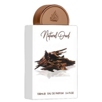 Sticla parfum Lattafa Natural Oud 100 ml, design ce sugereaza puritatea lemnului.