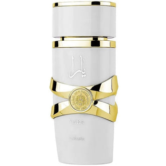 Sticla parfum Lattafa Yara Moi 100 ml, flacon alb elegant.