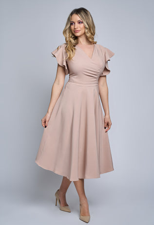 Elegant Anna clos beige dress with ruffles on the sleeves