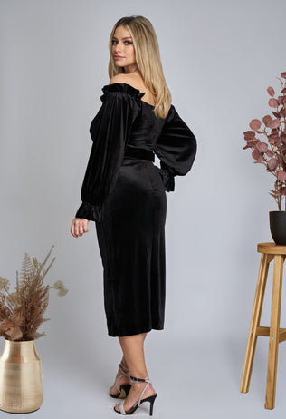 Elegant black velvet Fiona dress with puff sleeves 